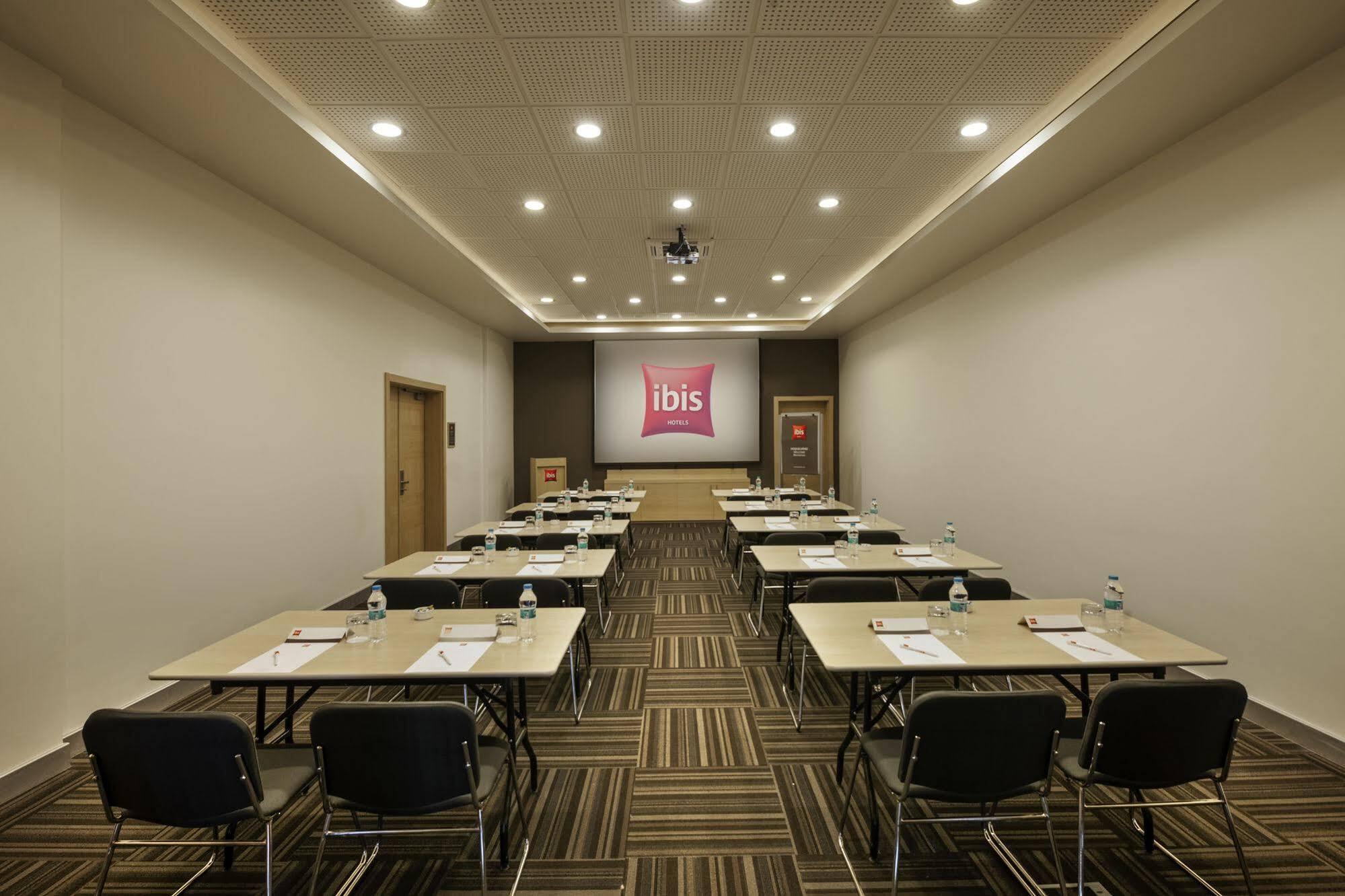 Ibis Istanbul Esenyurt Hotel Buitenkant foto